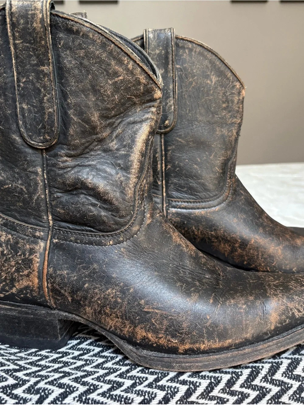 Cavender’s Rustic Brown Leather Cowboy Booties 9.5